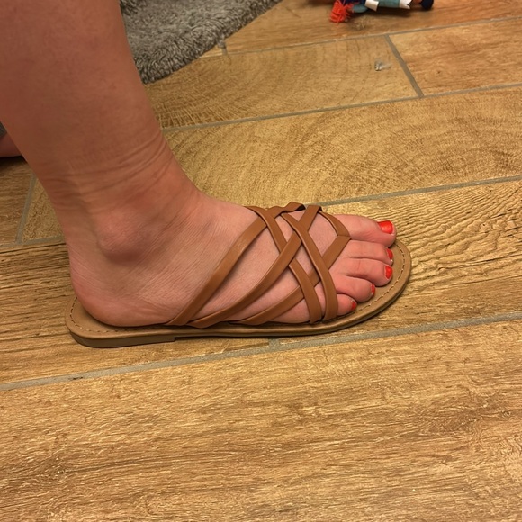 Lynx brand tan sandals - Picture 2 of 3
